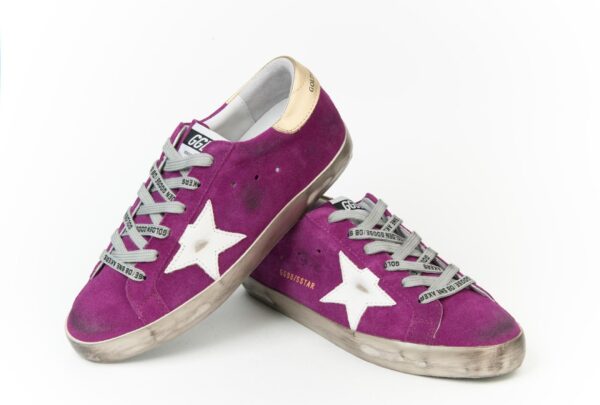 ფერადი გოლდენ გუსი