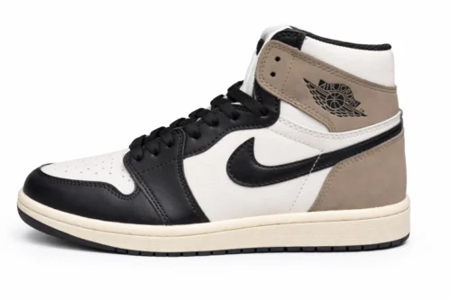 b334cd03-b7e8-4d4b-9cb4-b2916157ad1a Nike Jordan - High Top Sneakers