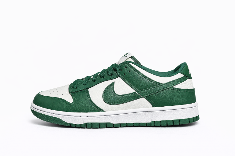 Nike Dunk Low Top Sneakers