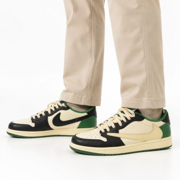 Image Travis Scott x Air Jordan Low Sneakers
