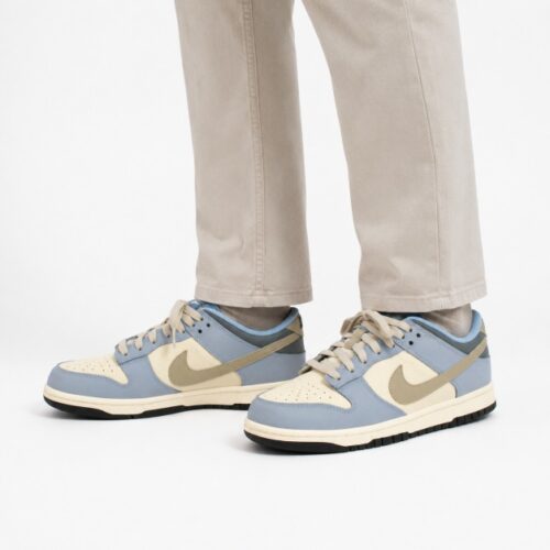 Nike Dunk Low Sneakers