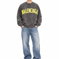 Balenciaga ნაცრისფერი ზედა Balenciaga ნაცრისფერი ზედა