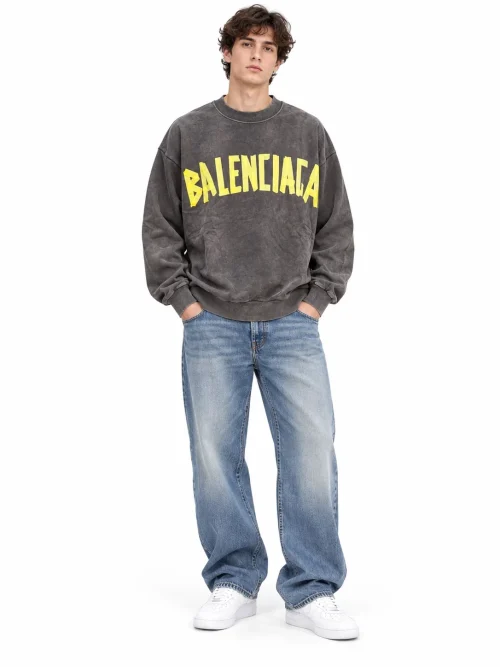 Balenciaga ნაცრისფერი ზედა Balenciaga ნაცრისფერი ზედა