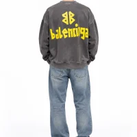 Balenciaga ნაცრისფერი ზედა Balenciaga ნაცრისფერი ზედა