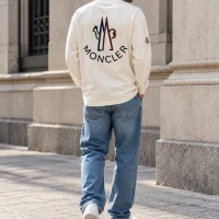 Moncler თეთრი მაისური Moncler თეთრი მაისური